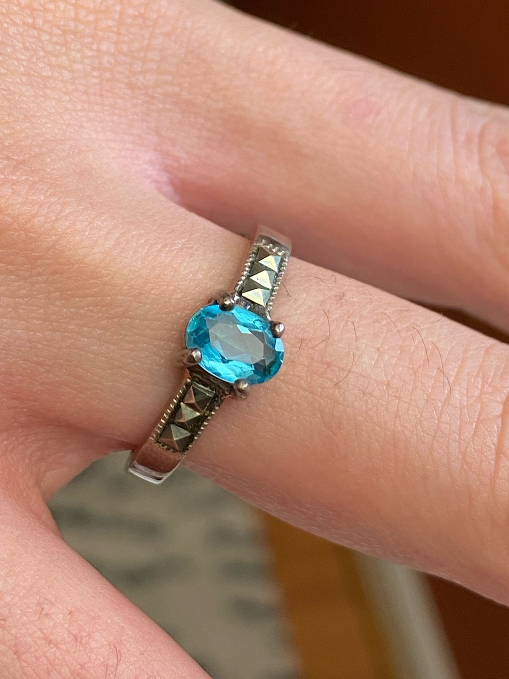 Vintage 925 Sterling Silver Blue Topaz Ring 
Size 9